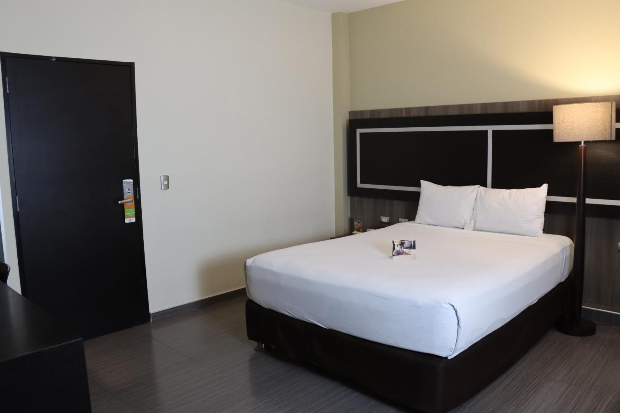 Rado Hotel - Santa Maria Trujillo Extérieur photo